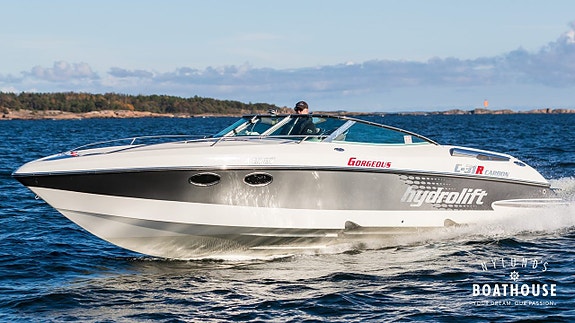 Hydrolift C-31 | MerCruiser Mercury Racing HP 525 Super Char 4 of 5