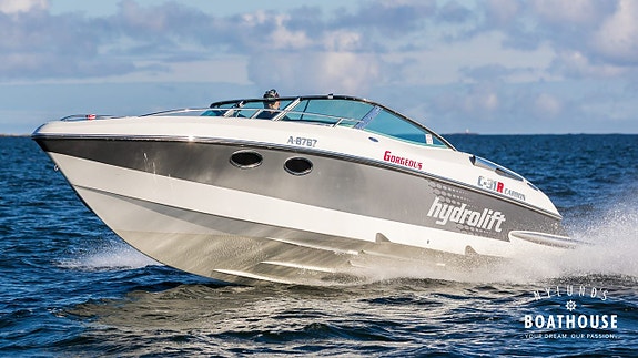 Hydrolift C-31 | MerCruiser Mercury Racing HP 525 Super Char 3 of 5