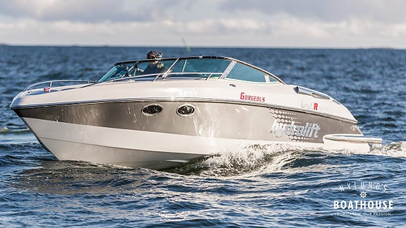 Hydrolift C-31 | MerCruiser Mercury Racing HP 525 Super Char 25 of 30