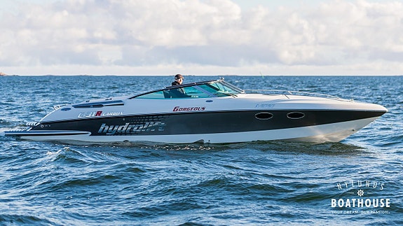 Hydrolift C-31 | MerCruiser Mercury Racing HP 525 Super Char 10 of 30