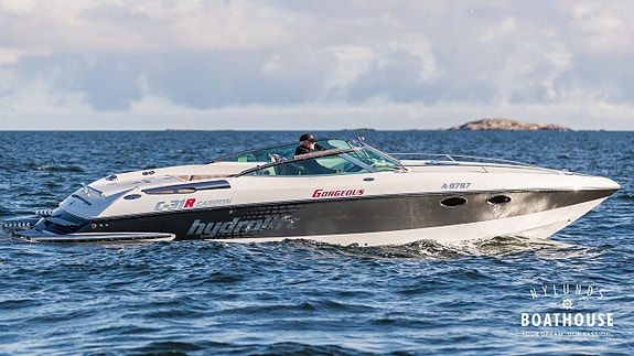 Hydrolift C-31 | MerCruiser Mercury Racing HP 525 Super Char 21 of 30