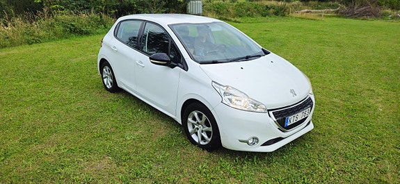 Peugeot 208 3 of 5