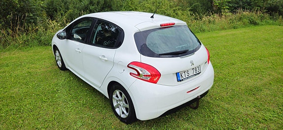 Peugeot 208 5 of 5
