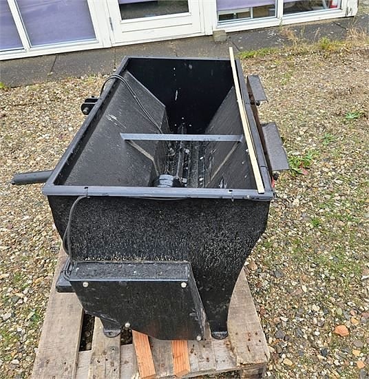 ABC Ubekendt - Saltspreder med 3-punkts ophæng