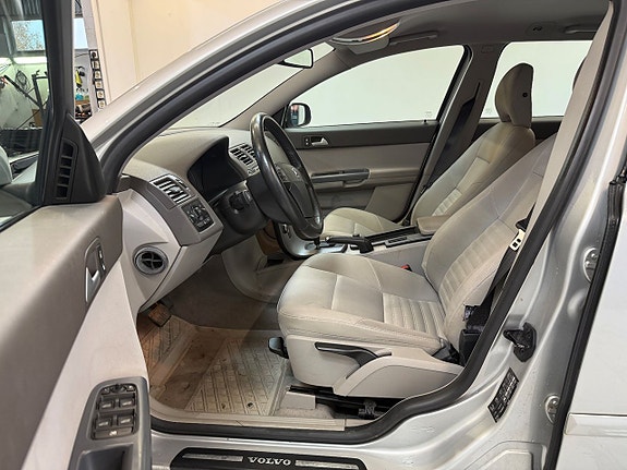 Volvo V50 8 of 10