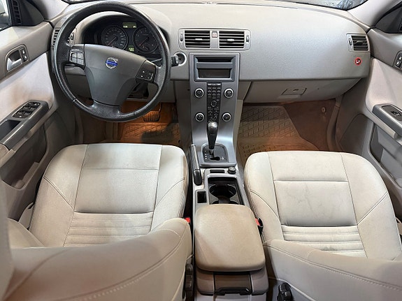 Volvo V50 7 of 10
