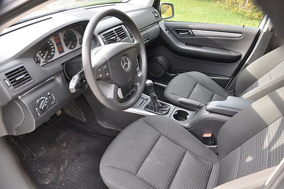 Mercedes-Benz B170 8 of 11