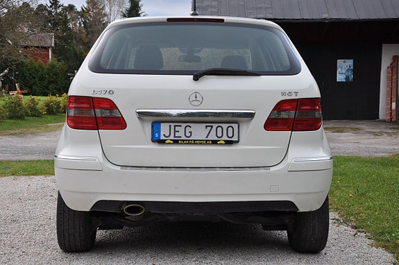 Mercedes-Benz B170 3 of 5