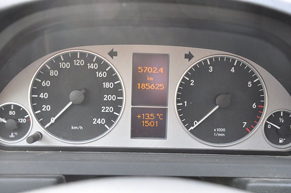 Mercedes-Benz B170 11 of 11
