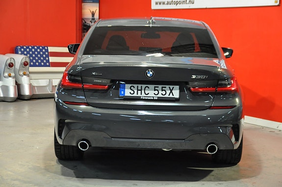 BMW 330i 5 of 5