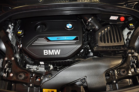 BMW 225xe 20 of 23