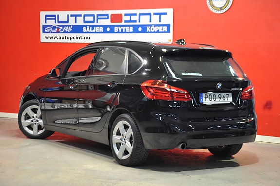 BMW 225xe 3 of 5