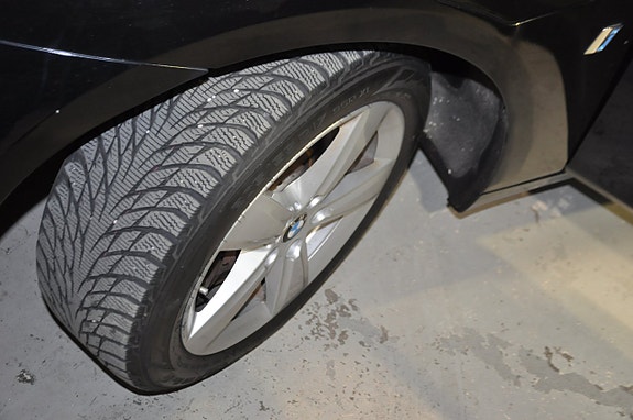 BMW 225xe 18 of 23