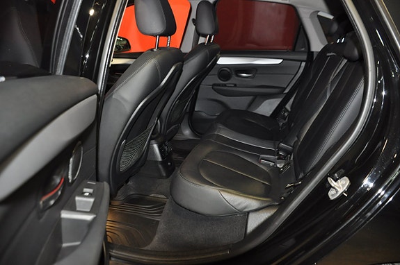 BMW 225xe 11 of 23