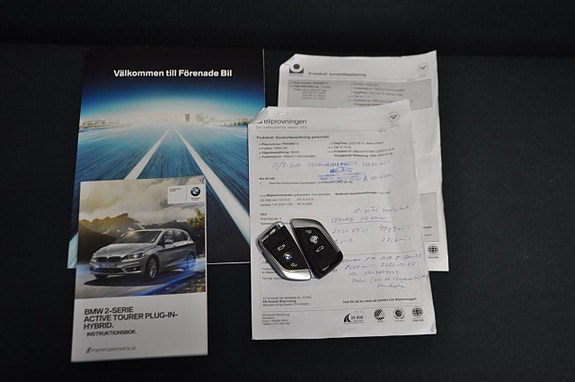 BMW 225xe 22 of 23