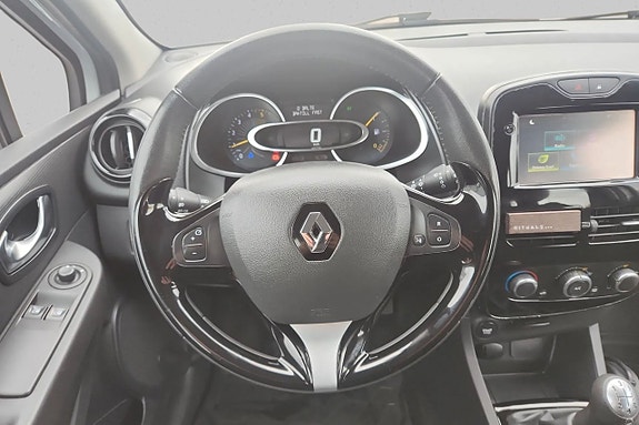 Renault Clio 10 of 11