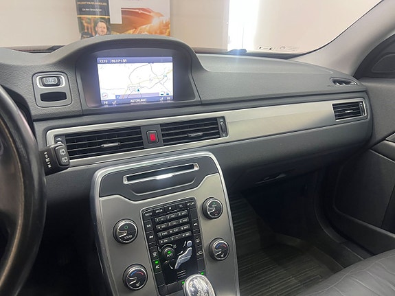 Volvo V70 16 of 26