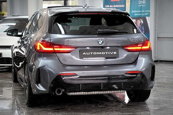 BMW 118i 7 of 19