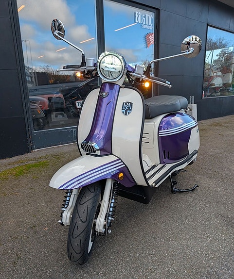 Royal Alloy GP300 SE 2 of 10