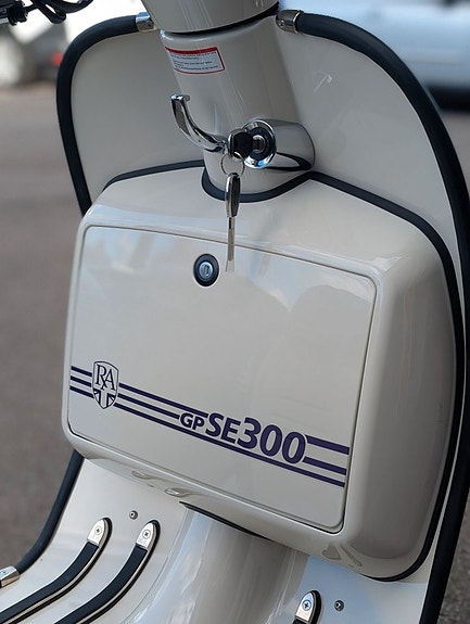 Royal Alloy GP300 SE 7 of 10