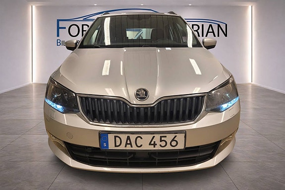 Skoda Fabia 2 of 12