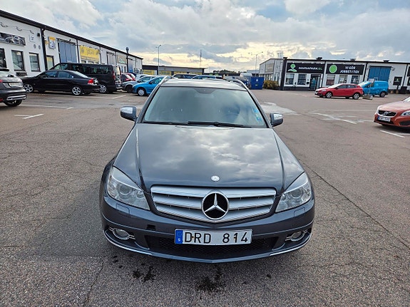 Mercedes-Benz C230 2 of 10
