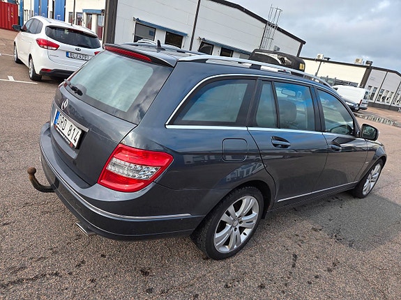 Mercedes-Benz C230 8 of 10
