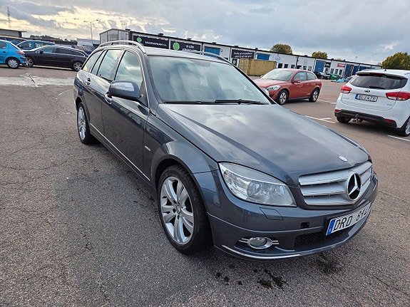 Mercedes-Benz C230 3 of 10