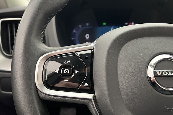 Volvo XC60 25 of 30