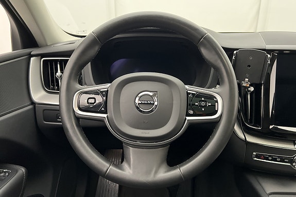 Volvo XC60 11 of 30