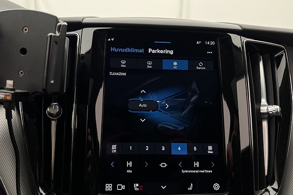 Volvo XC60 19 of 30