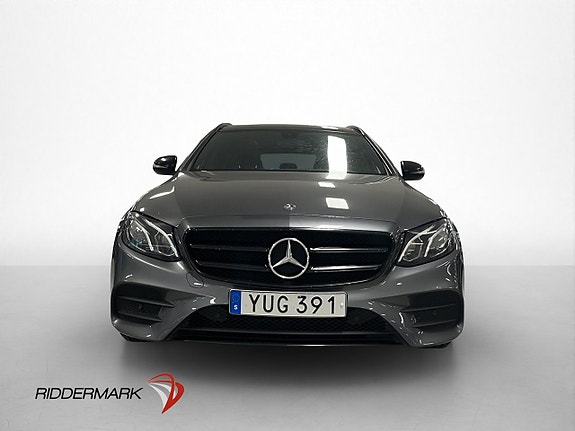 Mercedes-Benz E200 2 of 5