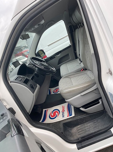 Volkswagen Transporter 17 of 23