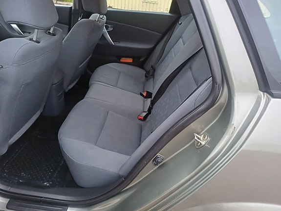 Nissan Primera 11 of 22