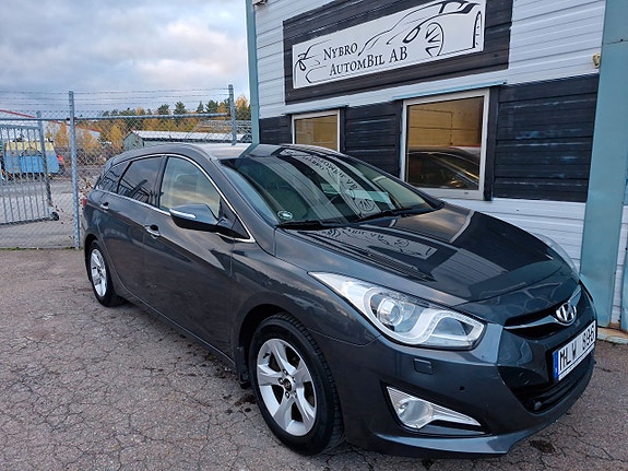 Hyundai i40 2 of 5