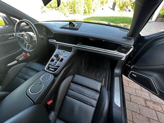 Porsche Panamera 5 of 5