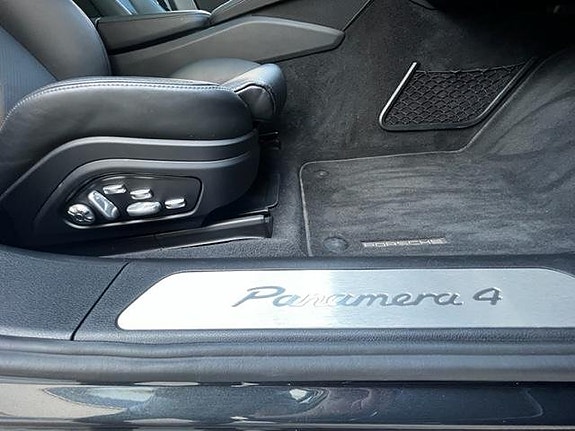 Porsche Panamera 3 of 5