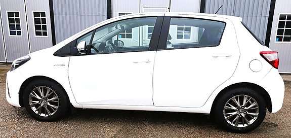 Toyota Yaris 5 of 11