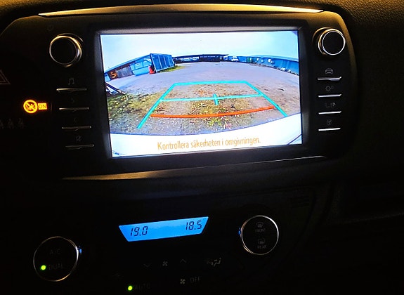 Toyota Yaris 10 of 11
