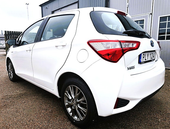 Toyota Yaris 6 of 11