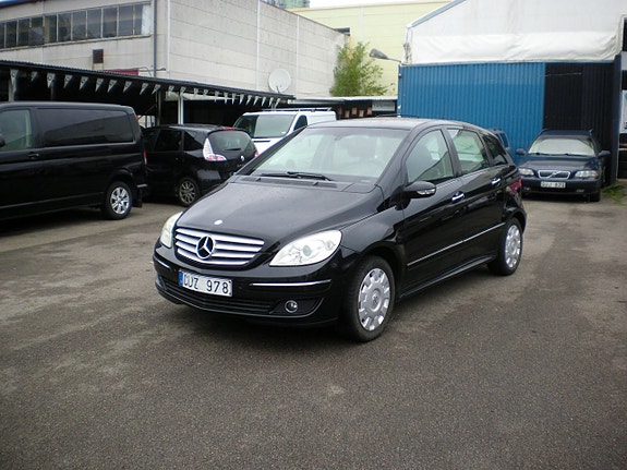 Mercedes-Benz B200