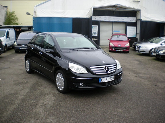 Mercedes-Benz B200 10 of 11