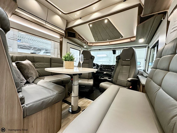 Kabe Imperial Travel Master Intergrated 910 QB Cinderella 9 of 23