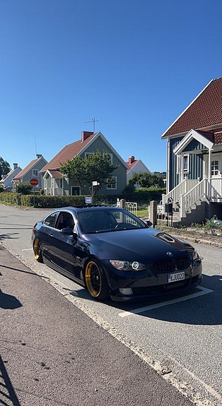BMW 325i 5 of 7