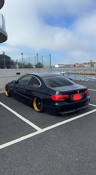 BMW 325i 7 of 7