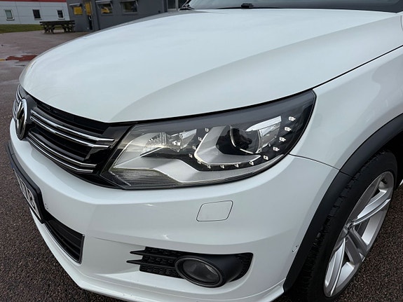 Volkswagen Tiguan 2 of 5