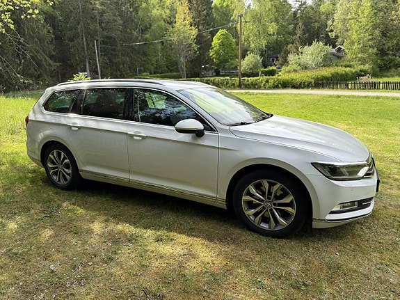 Volkswagen Passat 2 of 5