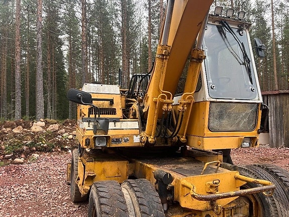 Liebherr 902 7 of 19