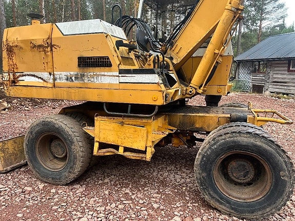 Liebherr 902 9 of 19