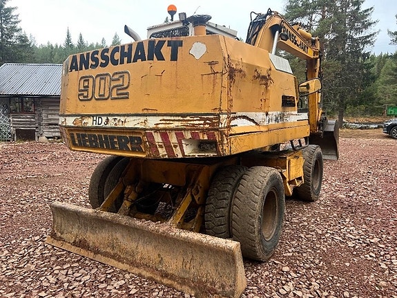 Liebherr 902 10 of 19
